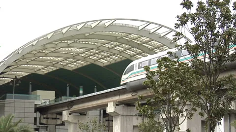 The High-Speed Maglev train which connects the Pudong Airport with the City at Video stock 38599319
