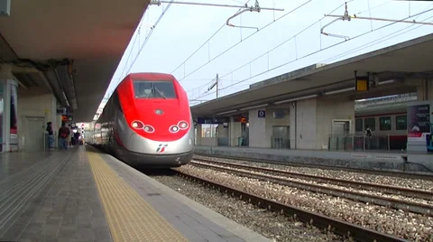 High Speed Train arrival into the station 스톡 동영상 37831580