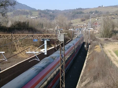 High speed train in tuscan landscape Video stock 72572561