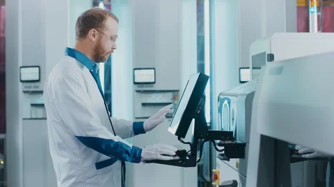 On High Tech Factory Female Engineer and Workers Use Computers for Programing 스톡 동영상 98190958