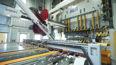 High Tech Robot Arms Manufacturing Vehicles in Industrial Plant 4K 스톡 동영상 346982123