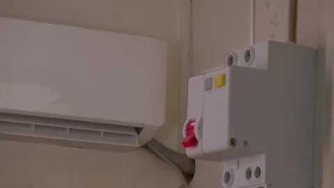 High temperature air conditioners lost power. Vídeo Stock 335606359