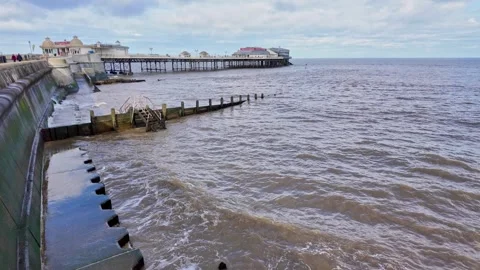 High tide at the beach 스톡 동영상 264973536