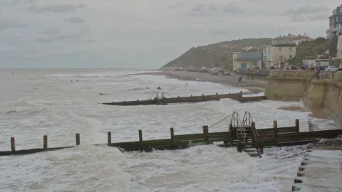 High tide at Cromer beach in slow motion Stock-Footage 288514887