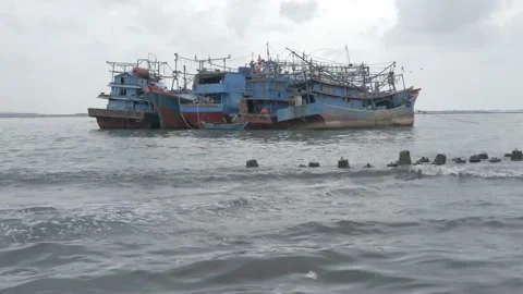 High tide on the pier. Vídeo Stock 201007569