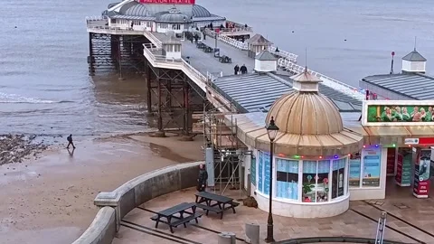 High up view over Cromer pier 스톡 동영상 322975166