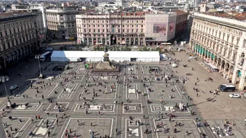 High view timelapse from Milan Cathedral square. City of Milan. Video 4K 库存影片 237523308