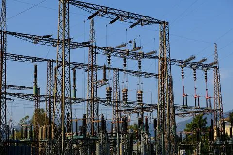 High voltage electrical pylons. Foto stock