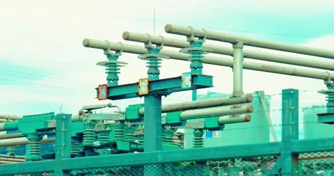 High voltage electrical substation power grid phase distribution Vídeos de archivo 334612234