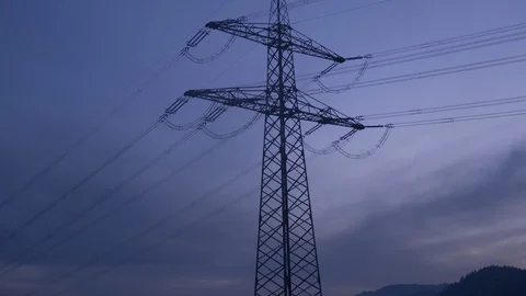 High voltage tower. Transition from day to night. Vidéo 90556435
