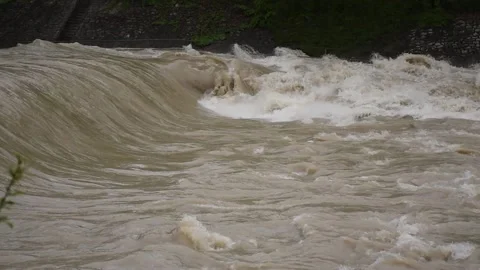 High water of Isar river in central Munich (Hochwasser) Stock Footage 134580258