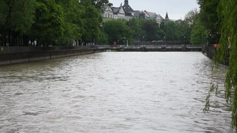 High water of Isar river in central Munich Stock Footage 134581581