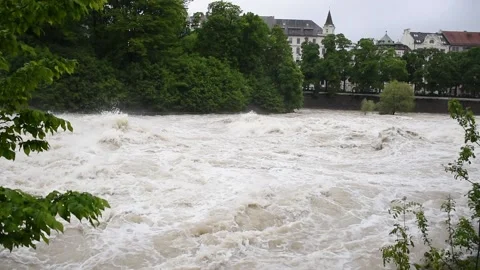 High water of Isar river in central Munich (Hochwasser) Stock Footage 134982707