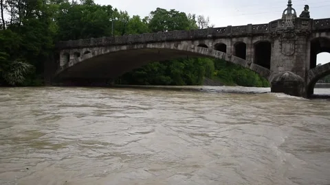 High water of Isar river in central Munich (Hochwasser) Stock Footage 134983119