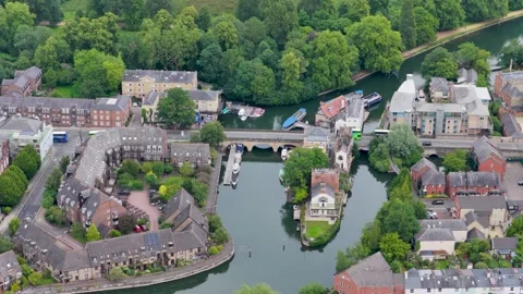 Higher shot pan right over Follys Bridge Oxford UK 25fps Stock-Footage 337959386