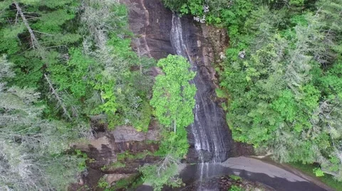 Highlands waterfall descend Stock Footage 50644700