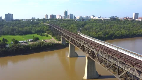 The Highlevel Bridge in Edmonton, Alberta, Canada on a beautiful summer day. Stock Footage 252080932