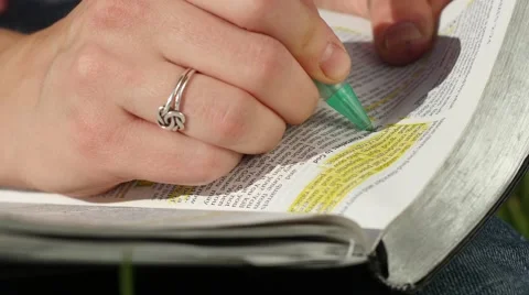 Highlighting bible passage Stock Footage 50904030