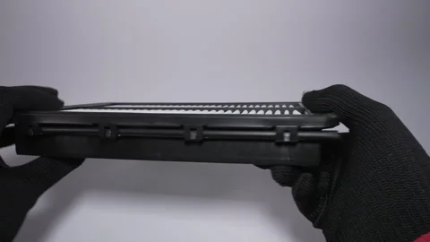 This is a HighQuality Air Filter specifically designed for Vehicle Maintenance Vidéo 303821758