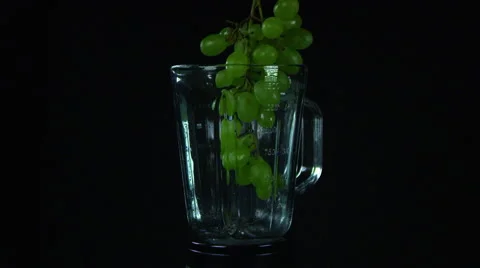 HighSpeed Blender Grapes Stockbeeldmateriaal 44407057