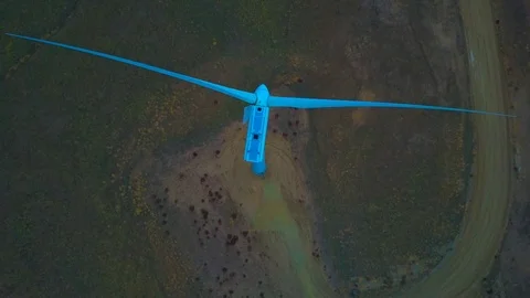 Hight shot above Windmill while its spinning from wind 스톡 동영상 86586088