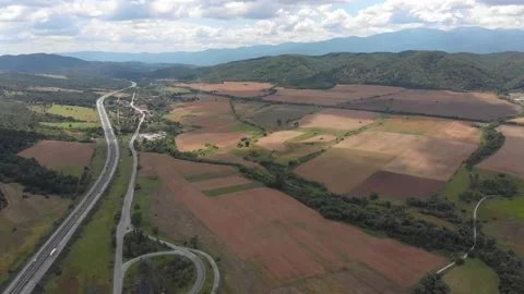 Highway from above Stockbeeldmateriaal 148754297