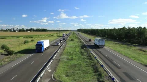 Highway - blue sky Vídeo Stock 12667819