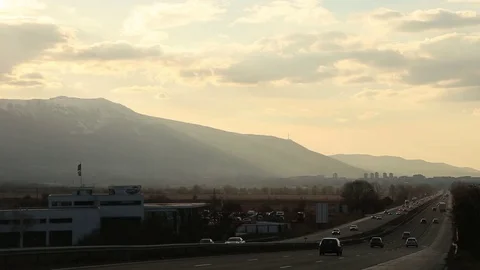 Highway to the city Vídeo Stock 83665210