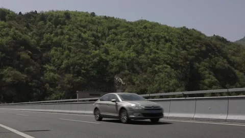 Highway Cutting Through Chinese Mountains 動画素材 337180984