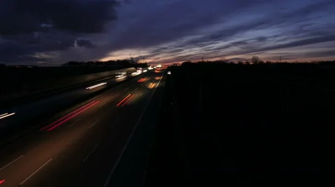 Highway at dusk - timelapse 库存影片 60688928