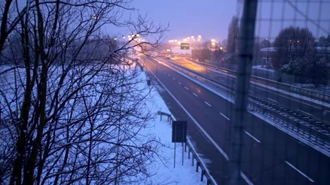 Highway in the evening in winter. 스톡 동영상 171670029