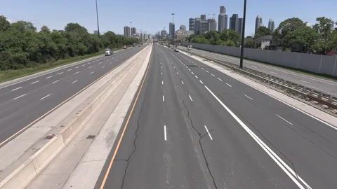 Highway infrastructure closed for repairs and maintenance on weekend Vídeo Stock 157057733