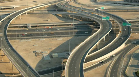 Highway intersection in Dubai Stockbeeldmateriaal 34273399