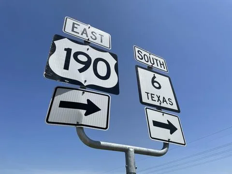Highway Junction Signs Eats 190 and South 6 In Texas Foto stock