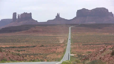Highway to Monument Valley Vídeos de archivo 26194667