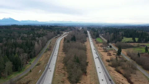 Highway Mountain Pullaway 4k 30fps 库存影片 145253727