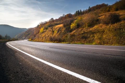 Highway in mountains Stock-Fotos