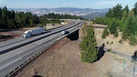 Highway to nature 動画素材 106402270