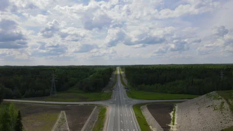 Highway outside the city Stockbeeldmateriaal 155494774