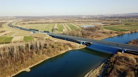 Highway, river, bridge. Sunny day 動画素材 121722955