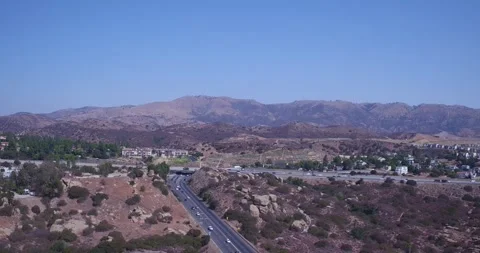 Highway to suburb 库存影片 279512006