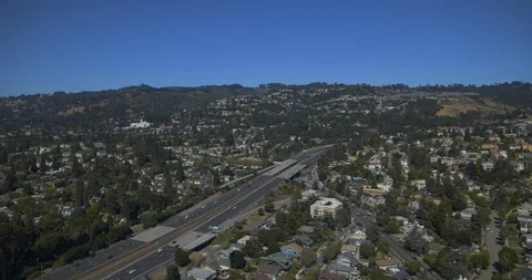 Highway through the hills flyover 库存影片 117316647