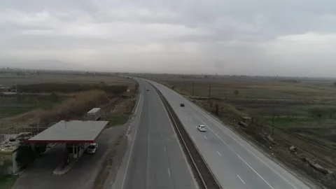 Highway traffic 1 库存影片 330751683