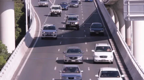 Highway traffic in fast forward 库存影片 32154108