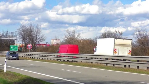 Highway traffic timelapse speed 5x 動画素材 70175218
