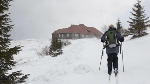 Hiker in ski trip 스톡 동영상 100718769