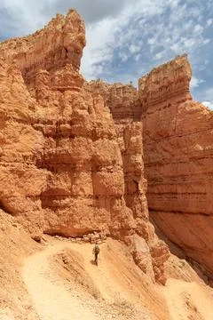 Hiker (un-recognizable) on a zig-zag trail in Bryce Canyon National Park, Utah 스톡 사진