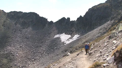 Hikers in the high mountain Vidéo 31453675