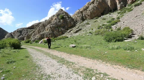 Hiking 2 Video stock 24230878