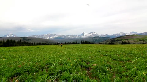 Hiking 6 Video stock 1068874